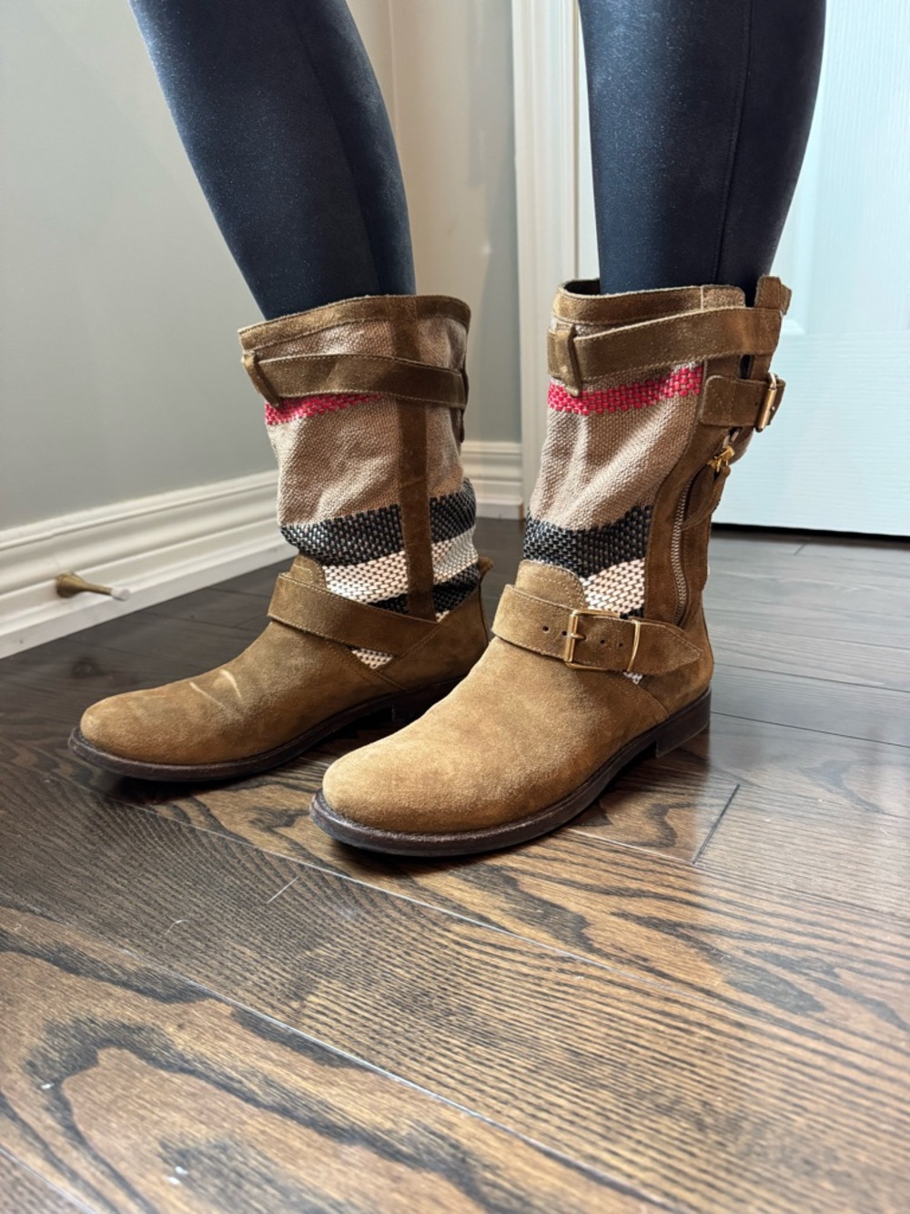 Suede Authentic Burberry boots